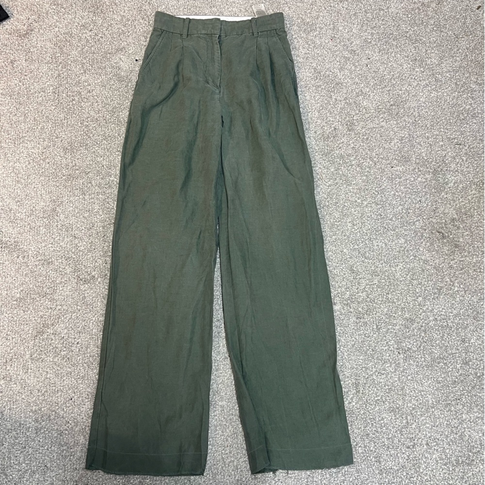 Aritzia Wilfred The Effortless Pant 4 Green Crepette Tailored Relaxed Trouser